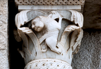 Criaturas peculiares del capitel
