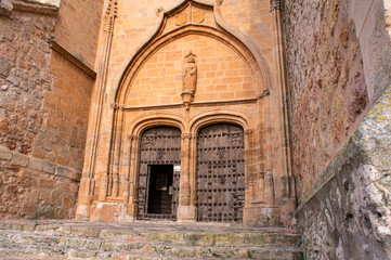 Fototapeta na wymiar Entrance to the parish church of Belmonte, Cuenca.