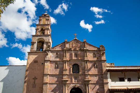 fachada de la catedral del centro de Aculco