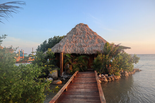 Travel to an Aruba resort by the ocean