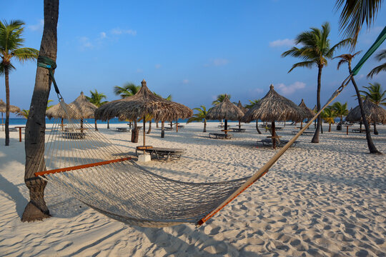 Travel to an Aruba resort by the ocean