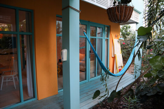 Travel to an Aruba resort by the ocean