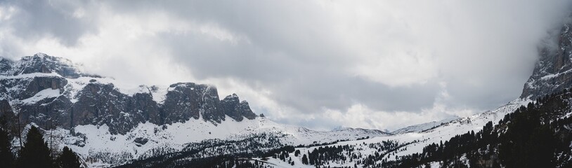 Fototapeta na wymiar snow covered mountains, Dolomiti