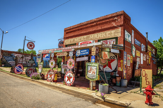 ERICK, OKLAHOMA, USA - MAY 12, 2016 : Sandhills Curiosity Shop located in Erick's oldest building - the City Meat Market. It is a large collection of crazy Route 66 memorabilia.