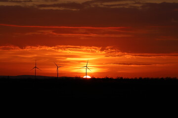 düsterer Sonnenuntergang