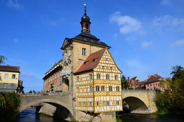 Obraz premium Scenic summer view of the Old Town architecture with City Hall building in Bamberg, Germany
