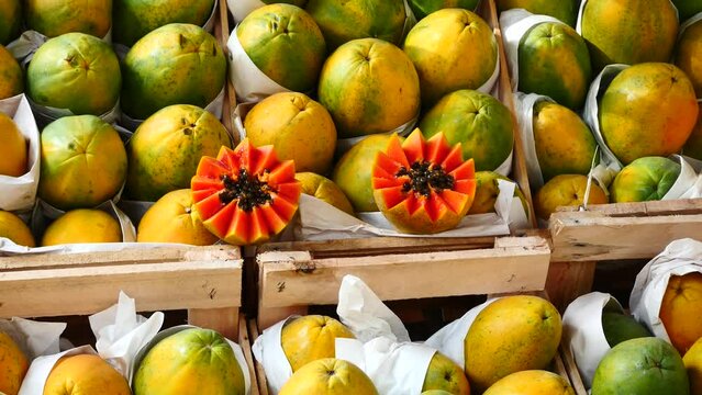 Papaya papaya at the street market