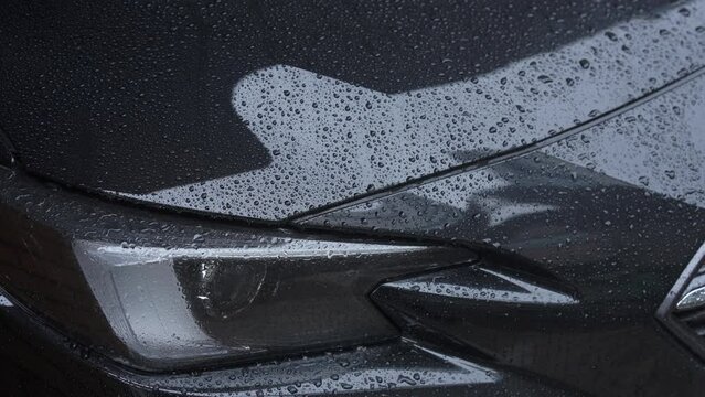 車・雨・水滴