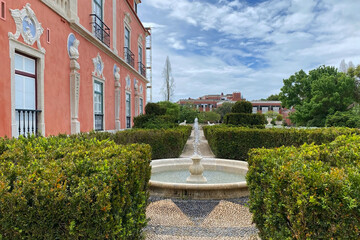 Fototapeta premium Historical building facade in Lisbon garden