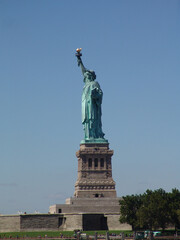 Obraz na płótnie Canvas Statue of liberty on a sunny day NYC