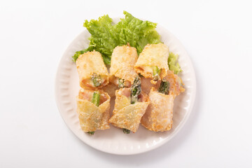 ベーコンアスパラチーズ巻き　(餃子の皮)