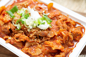 Spicy stir-fried meat and vegetables 