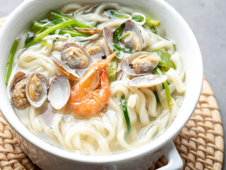 Shrimp, seafood clam kalguksu