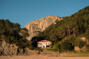 Playa de Laga, Bizkaia en Euskadi (País Vasco) al atardecer
