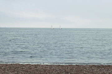 Dos barcos en el mar