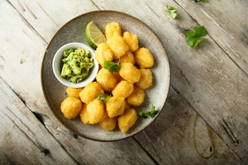 Homemade shrimp bites with avocado mash 
