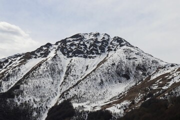 Belle montagne avec une forme atypique 