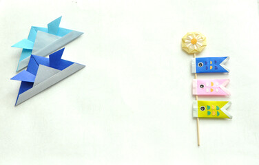 折り紙の鯉のぼりと兜