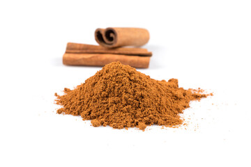 cinnamon sticks with powder