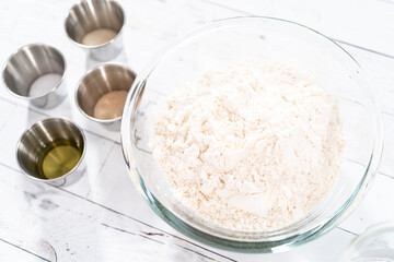 Making pizza dough