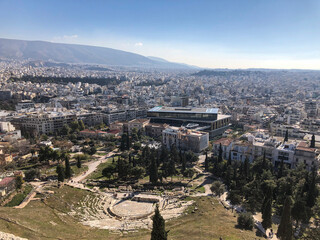 Rovine dell'acropoli di Atene in una bella giornata con il cielo blu