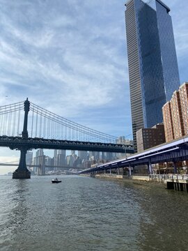 Brooklyn Bridge: The Iconic Gateway to New York City