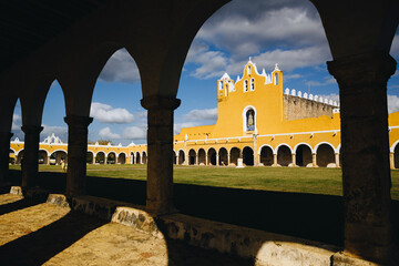 La iglesia amarilla. Convento de Izamal, Yucatán.