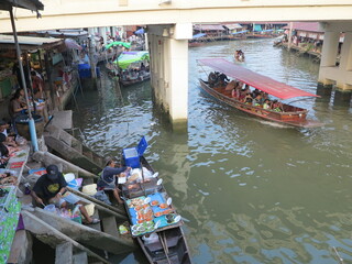 Fototapeta na wymiar floating market