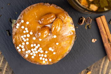 Crispy cake with salted caramel and nuts