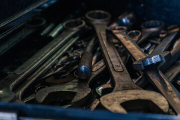 Fototapeta premium A bustling truck maintenance shop, providing comprehensive truck wash services and expert repair solutions for both trucks and trailers.