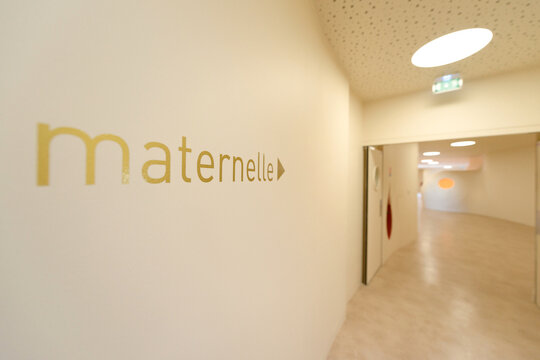 &Eacute;cole maternelle - couloir 