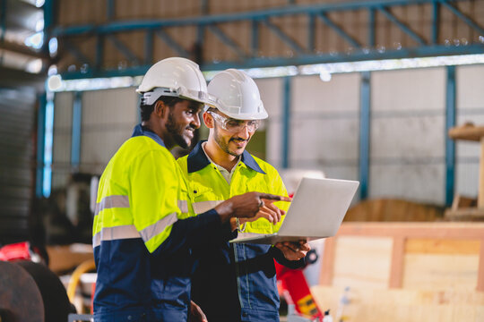 Professional Engineer Team Full Skill Quality Working To Maintenance And Training With Industry Factory Worker, Warehouse Workshop For Factory Operators And Mechanical Engineering Team Production.