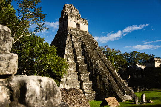 Der Gro&szlig;e Jaguar Tempel (Maya Kultur) im Tikal Nationalpark in Guatemala