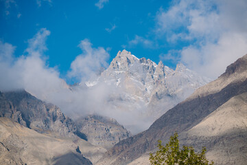 scenery of majestic mountains and cloudy sky at ladkah, India