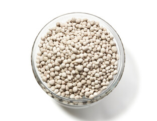 Granulowany nawóz mineralny wykorzystywany w rolnictwie