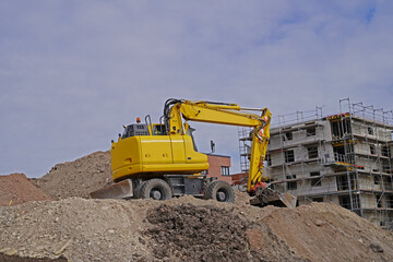 Obraz premium On the construction site during the development of a new residen