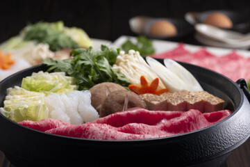 美味しい牛肉のすき焼き鍋