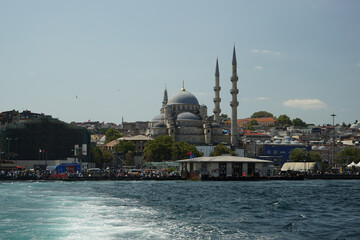 Fototapeta na wymiar View to Istanbul mosque from bosporus on a sunny day