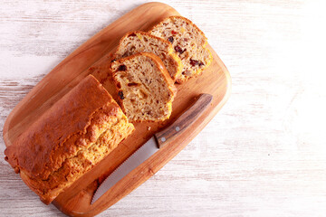 Cranberry and nut sweet bread,