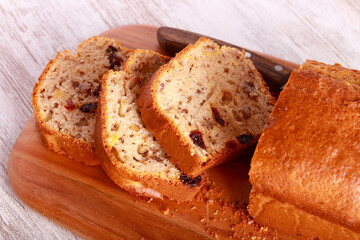 Cranberry and nut sweet bread,