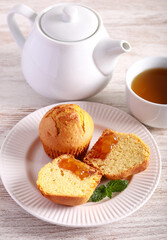Marmalade filling muffins