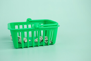 bribes and financial crimes, money laundering, loans and corruption, cash in a shopping cart