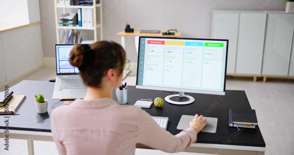 Poster Project Manager Using Agile Software