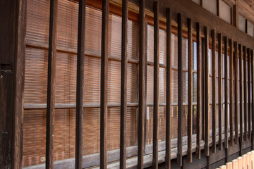 木造建築の格子窓, 斜めショット