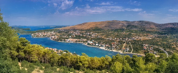 grebastica bay in der nähe von sibenik, kroatien