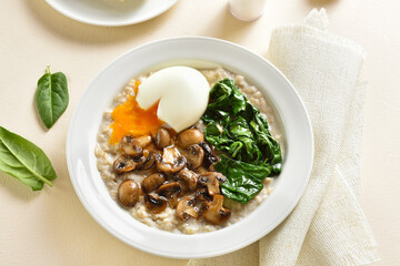 Mushroom and spinach oatmeal