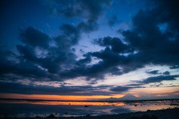 atardecer, bali, indonesia, playa, volcan, montaña, playa, verano, silueta, colores, nubes, agua, mar, playa, chica, cielo, asia, tailandia, gili, 