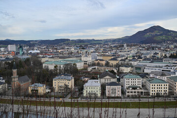Salzburg mit Blick auf den Kapuzinerberg im Hintergrund