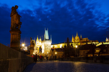 Obraz premium charles bridge at night