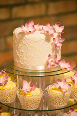 Obraz na płótnie Canvas Indulgent and Beautiful Wedding Cake from a real wedding